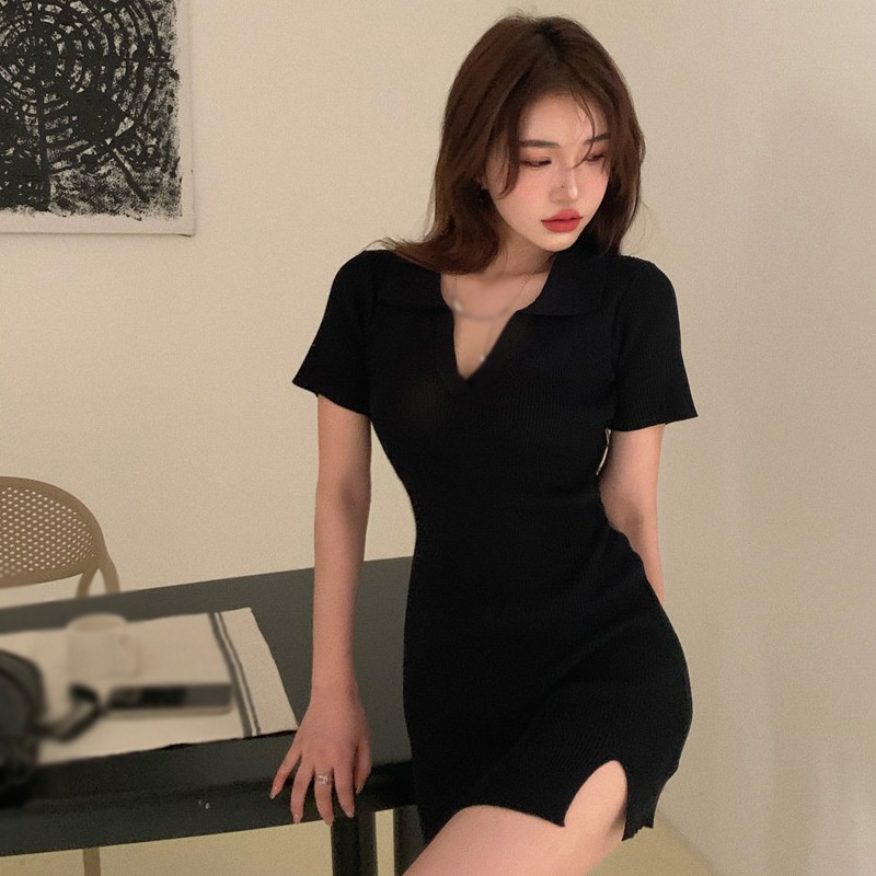 Đầm Tay Ngắn Cổ Chữ V Màu Sắc Đơn Giản Thiết Kế Xẻ Tà Phong Cách Hàn Quốc