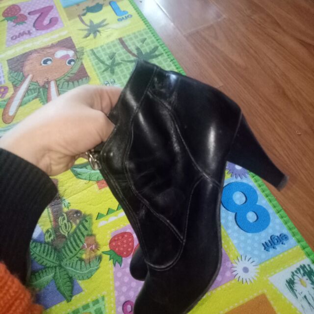 Bốt da bò thanh lý size 35