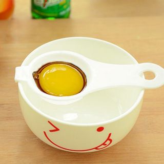 Dụng cụ tách lòng đỏ trứng gà cho bé