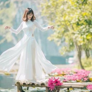 Bộ áo dài truyền thống 4 tà màu trắng lụa cao cấp