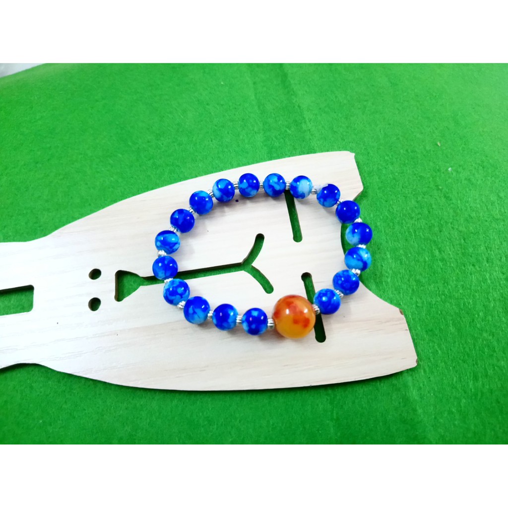 chuỗi đeo tay mix kim loại. mẫu mới rất sang luôn. hạt xanh kích thước mỗi hạt 8li. mặt đỏ 14li. mẫu đẹp.