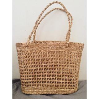 LÀN CÓI XIÊN, Giỏ cói đi chợ