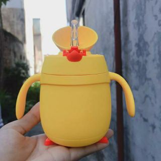 Bình nước cho bé tập uống