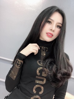 Áo cổ lọ đính đá