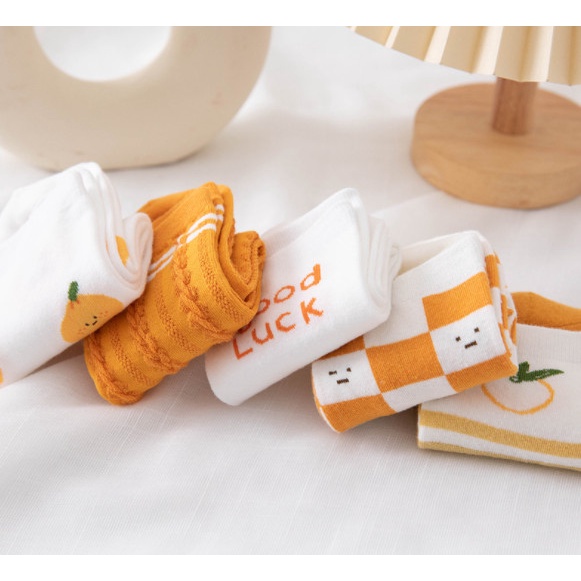 Vớ cao cổ thời trang Nam Nữ phong cách trẻ trung và năng động.