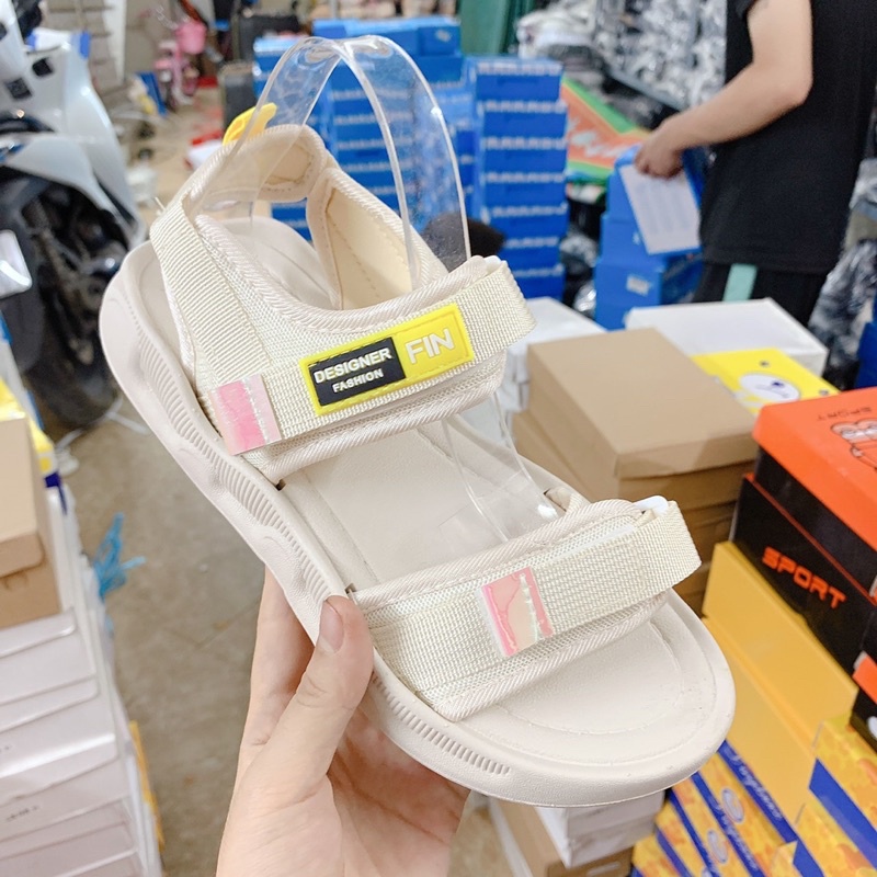 Sandal mới