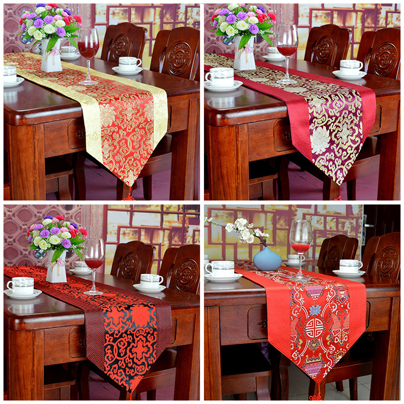 Thảm Trải Bàn Màu Đỏ Mừng Năm Mới 2021