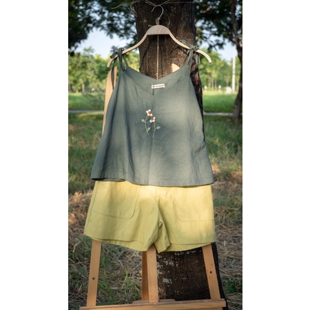 Áo 2 dây Linen cột nơ thêu tay- Nhà Của Moon