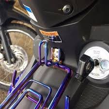 Móc treo đồ chữ U Titannium lắp cho xe máy và xe điện, xe honda..