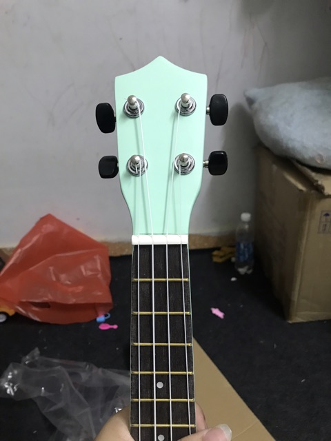 ĐÀN UKULELE SIZE SOPRANO VÀ CONCERT XANH NGỌC CỰC ĐỘC