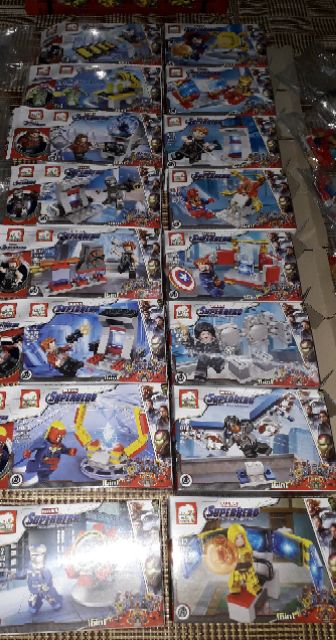 Sét 16 hộp lắp ráp LegoSuper Hero 1183 có trên 600 chi tiết bằng nhựa ABS