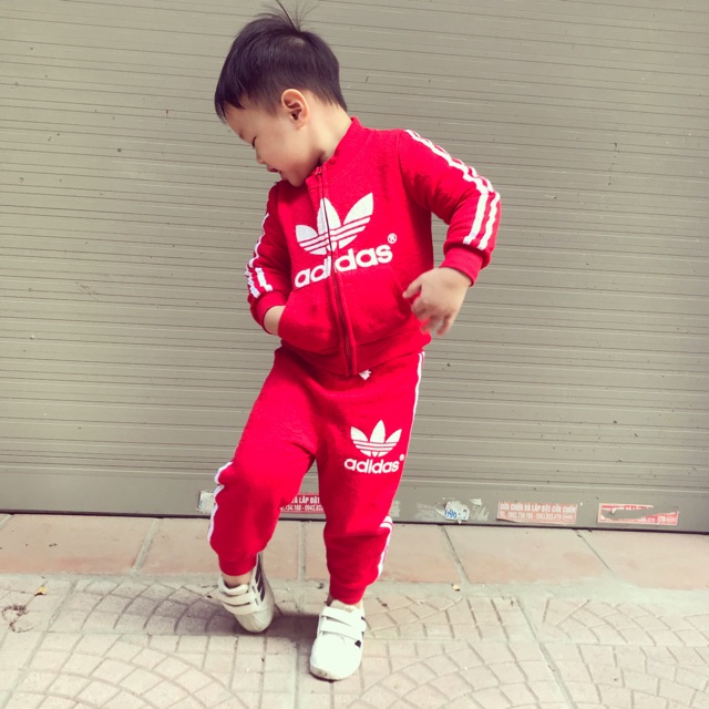 Adidas đỏ
