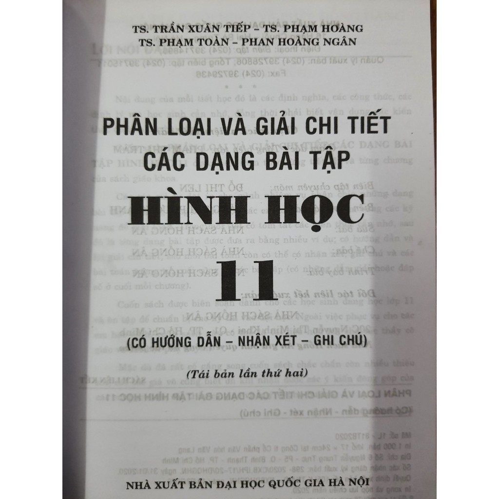 Sách - Phân loại &amp; giải chi tiết các dạng bài tập Hình học 11
