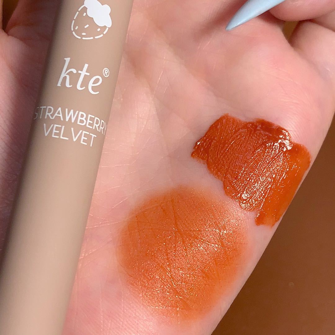 Son môi nhung lì trong suốt màu dâu/hạt dẻ | BigBuy360 - bigbuy360.vn