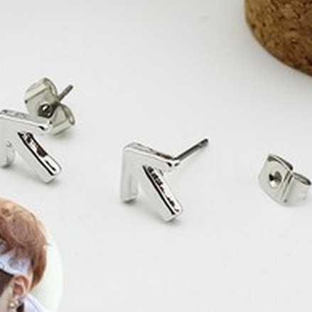 Khuyên tai Suga bông tai trang sức phụ kiện nam nữ phong cách Hàn Quốc quà tặng idol