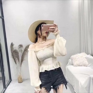 Áo lụa tay bồng trễ vai
