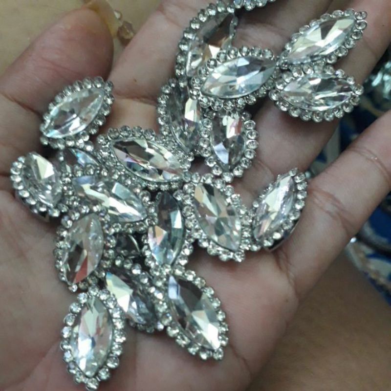 1000 hạt đá lá me viền xoàn