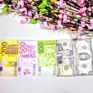 6 bao lì xì 2 usd, 100 usd, 500 euro, 200 euro, 100 euro