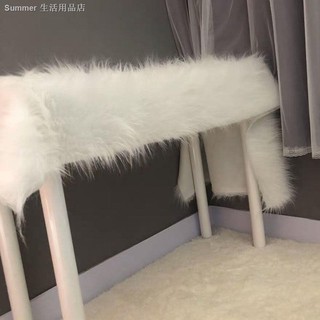 ⊙ Vải Lông Cừu Màu Trắng Làm Phông Nền Chụp Ảnh Ghế Sofa Cửa Hàng Và Bàn Đếm Hiển Thị Màn Hình