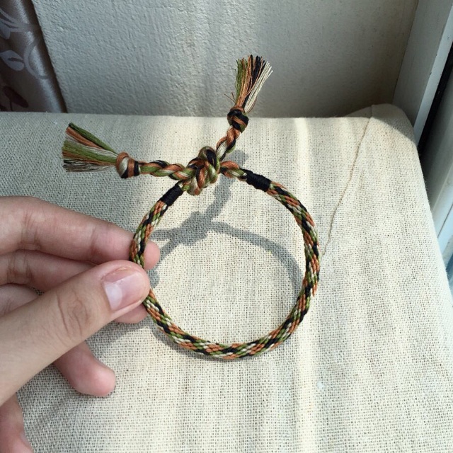 Vòng chỉ kumihimo màu camo