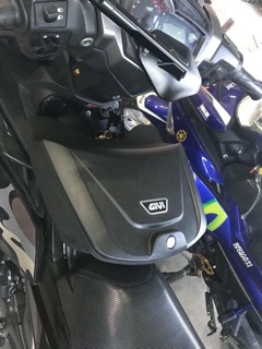 Thùng giữa Givi G10N Monolock 10L