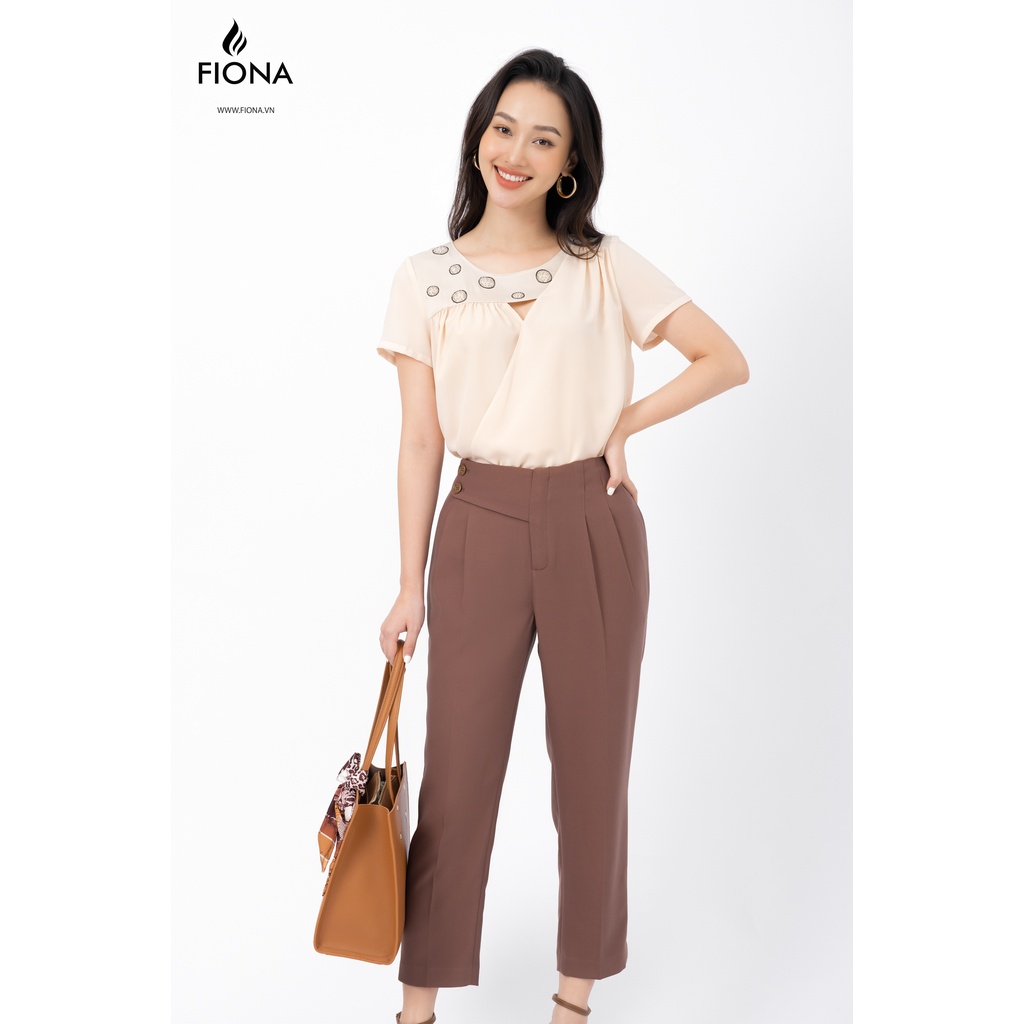 Áo sơ mi nữ cộc tay FIONA sơ mi công sở nữ vạt chéo thêu hình tròn đính đá trẻ trung phù hợp đi làm đi chơi F550200