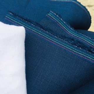 Vải linen tưng dầy màu xanh navy đậm.