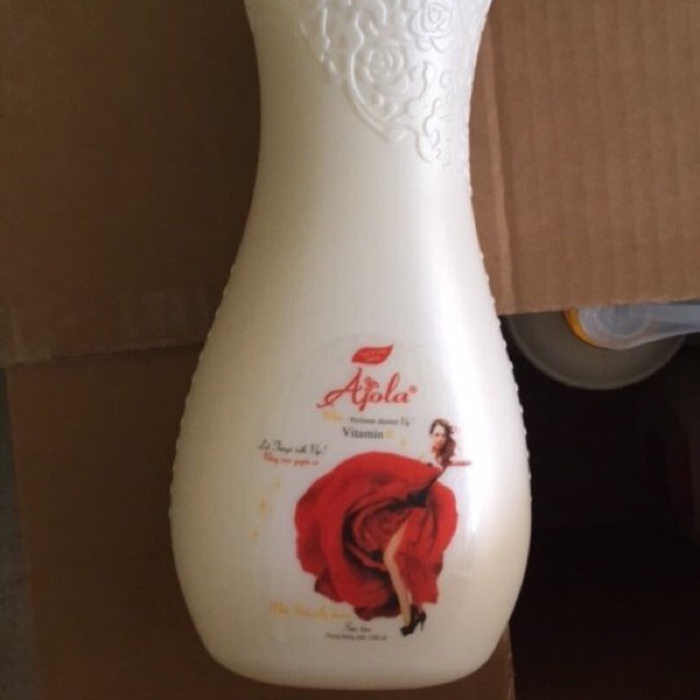 Sữa tắm hương hoa hồng Ajola 1200ml