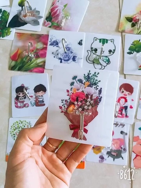 Móc dán tường