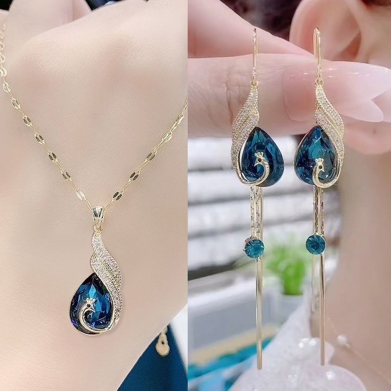 Dây Chuyền Ngắn Mặt Hình Chim Công Đính Đá Pha Lê Xanh Dương Thời Trang Cao Cấp Phong Cách Mới 2022 Dành Cho Bạn Nữ
