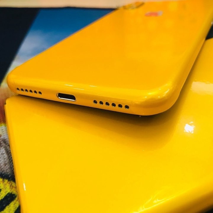 [IPHONE]Tấm Dán Skin mặt sau Glossy Bumblebee Vàng Full Viền Dành cho 5 6 7 8 6plus 7plus 8plus X XS XR XSMAX 11 PRO MAX