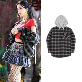 Áo sơ mi ca rô có mũ thiết kế giống với áo của Blackpin Jisoo
