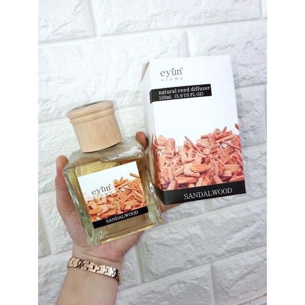 Tinh dầu khuếch tán Eyun Aroma 150ml mùi Sandalwood ( gỗ đàn hương)