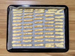 Bánh cookie lưỡi mèo