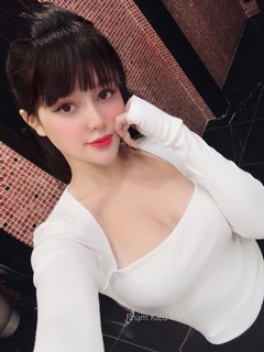 áo basic cổ vuông tay xỏ xịn xò