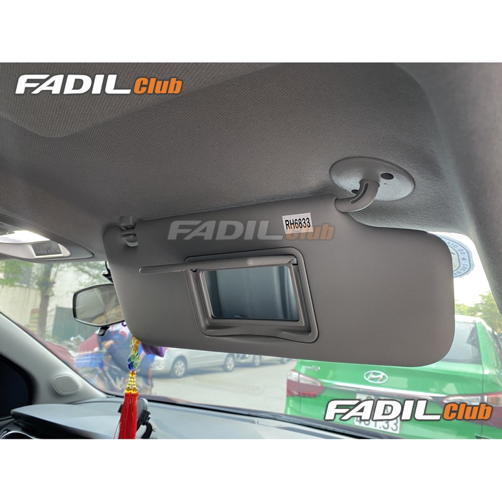 Tấm che nắng bên phụ có gương cho xe VinFast Fadil