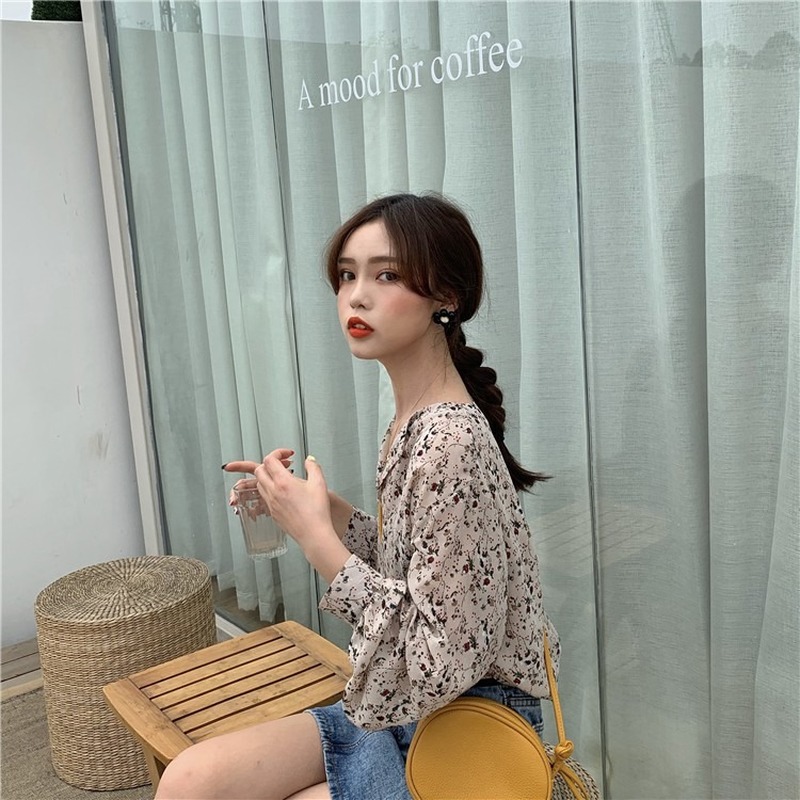 Áo sơ mi voan cổ tim in họa tiết hoa nhí xinh xắn thời trang phong cách hàn quốc dễ phối đồ | BigBuy360 - bigbuy360.vn