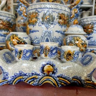 Kỷ ngai men rạn nổi