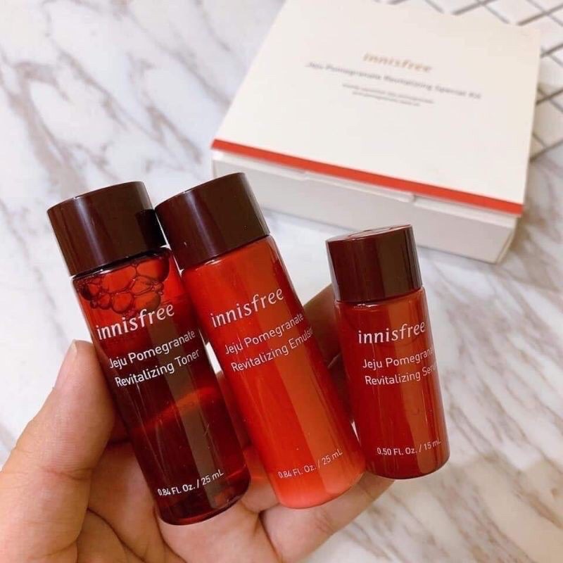 Sét dưỡng da mini lựu đỏ Innisfree Jeju Pomegranate Revitalizing Kit