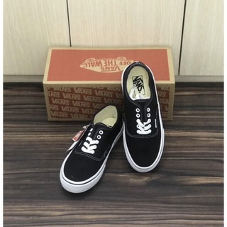 Giày thể thao sneaker 𝐕𝐀𝐍𝐒 𝐂𝐋𝐀𝐒𝐒𝐈𝐂 đen đế trắng