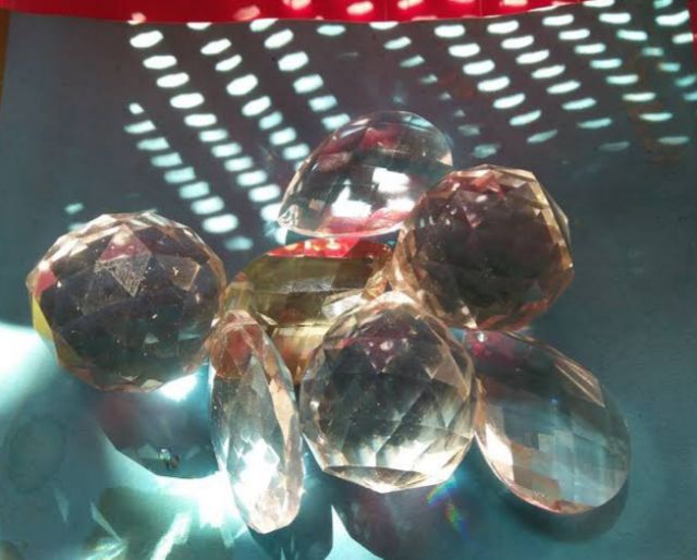 Viên kim cương thủy tinh trang trí