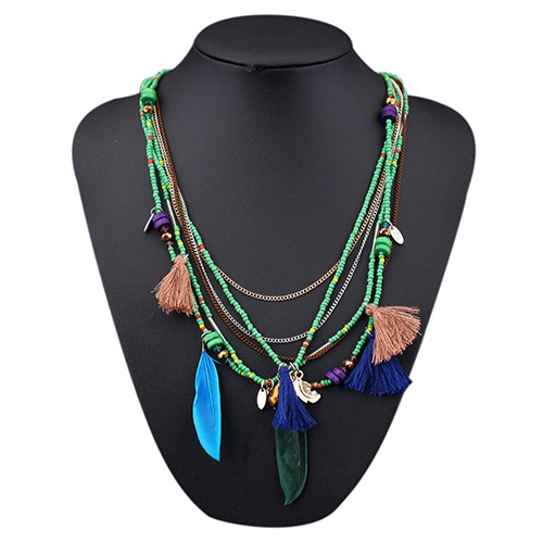 Vòng cổ phối tua rua lông vũ trang trí phong cách cổ điển