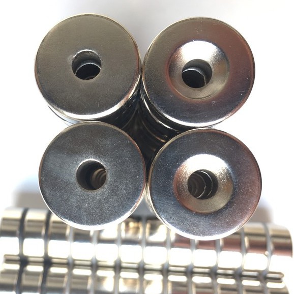 Nam Châm Viên Đất Hiếm 30x10 Lỗ Vát 6mm