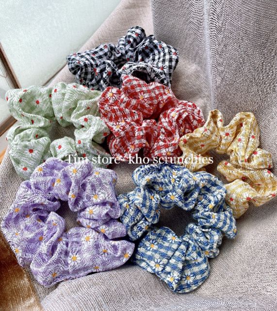 [4MOMS]{Ảnh thật}SCRUNCHIES CARO HÌNH CÚC KHUYẾT NHIỀU MÀU -CỘT TÓC VẢI THỜI TRANG NỮ