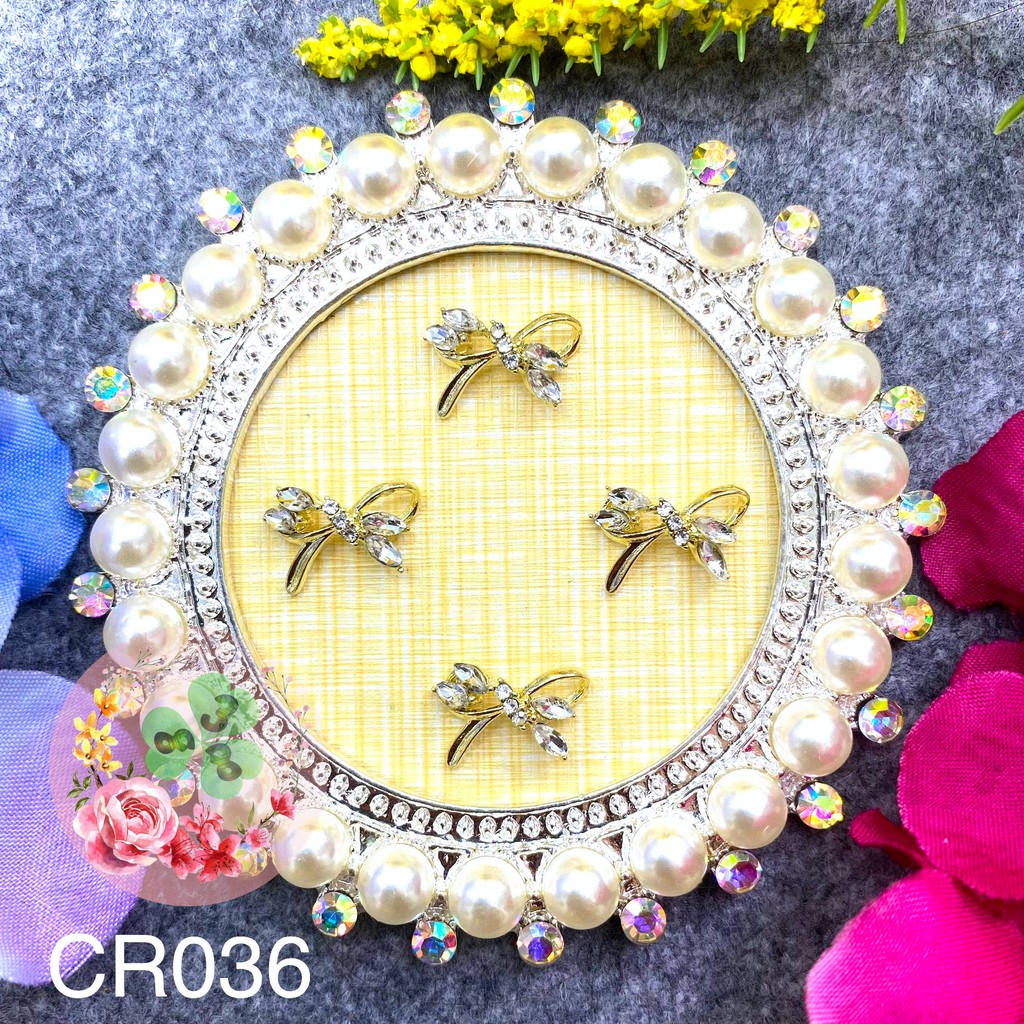 Mã CR035 - CR036 . Charm kim loại đính đá trang trí móng siêu xinh.