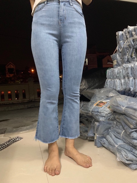 quần bò ống loe xanh trơn | BigBuy360 - bigbuy360.vn