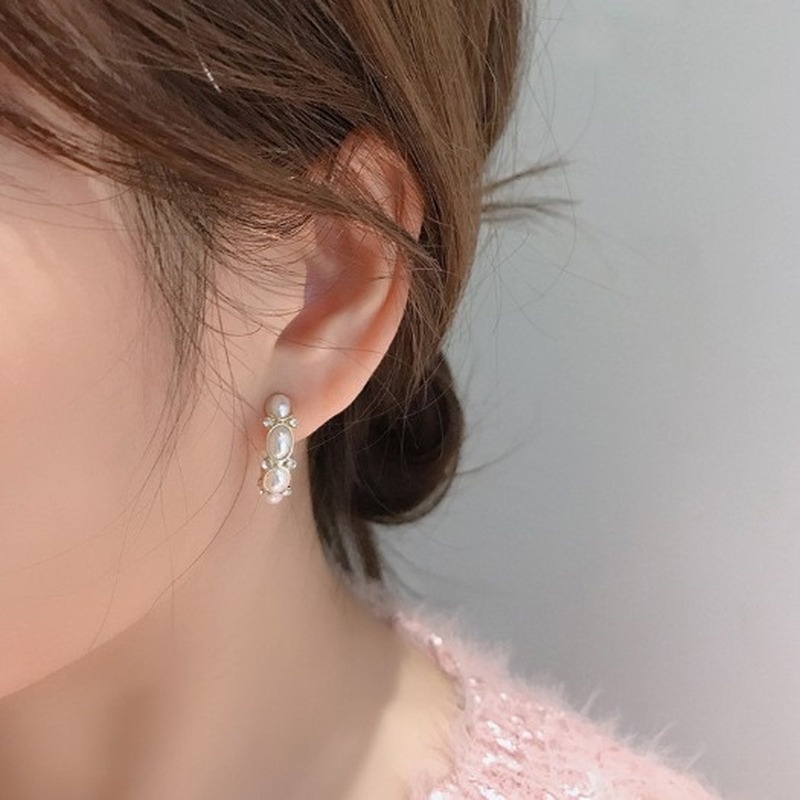 Đôi Khuyên Tai Hình Bán Nguyệt Đính Đá Và Ngọc Trai Giả Thời Trang Cho Nữ