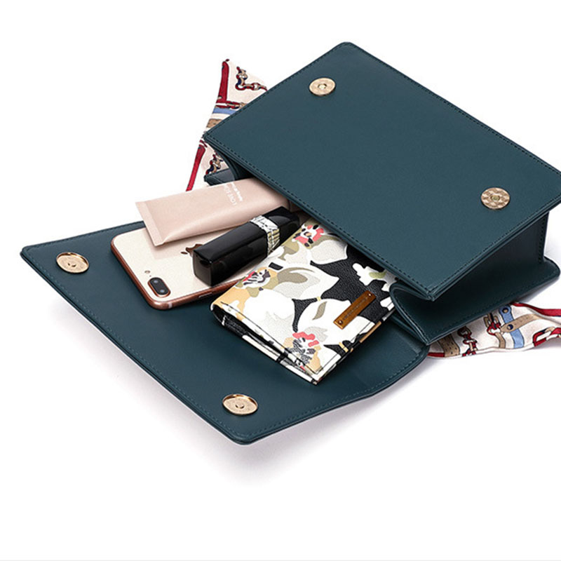 Túi đeo vai IELGY hình vuông nhỏ gọn phối dây đeo sợi xích thiết kế thời trang cho nữ