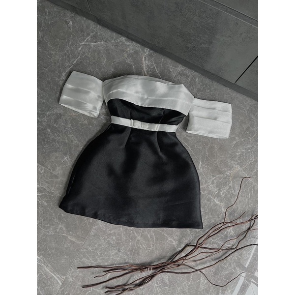 Đầm xoè trễ vai xếp ly ngực 🖤 Thelaniclothing