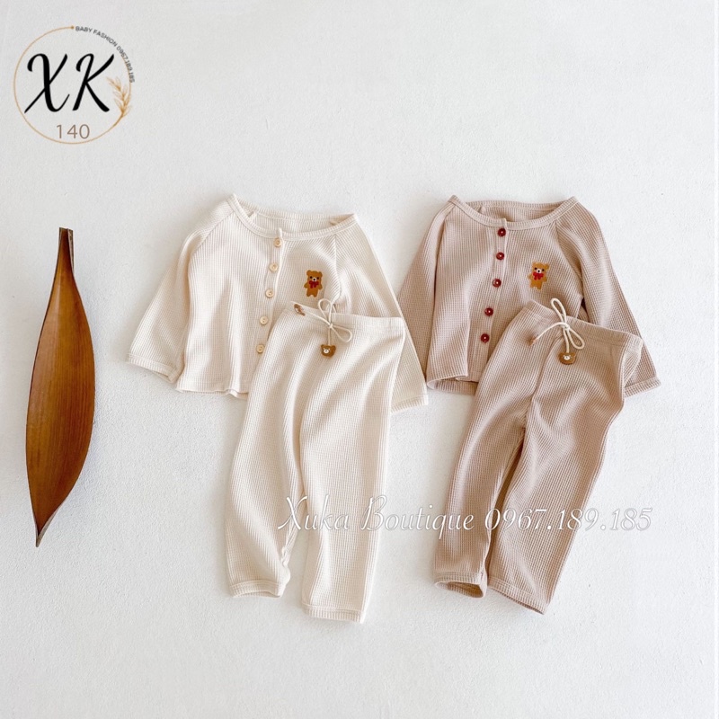 Set Bộ Áo Khoác Cardigan và quần dài thêu gấu cho bé - Xuka Boutique - Quần Áo Sơ Sinh